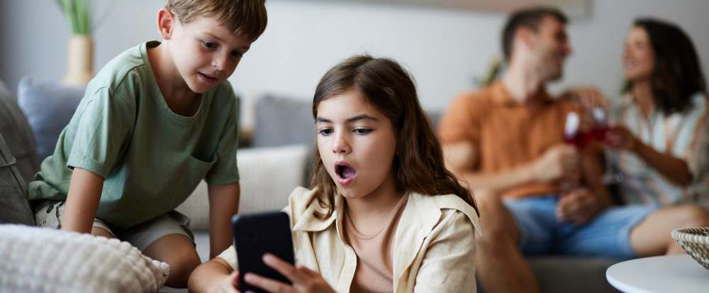Best iPhone 17 Monitoring App: Keep Your Child Safe Online