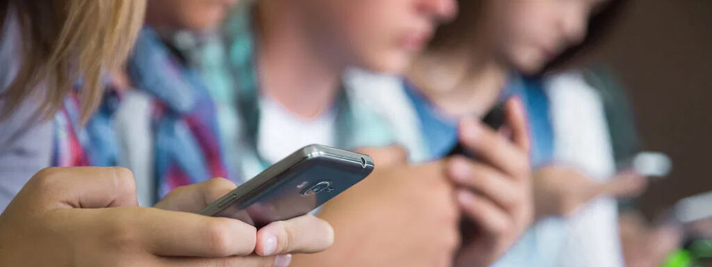 Monitor a teenager's phone